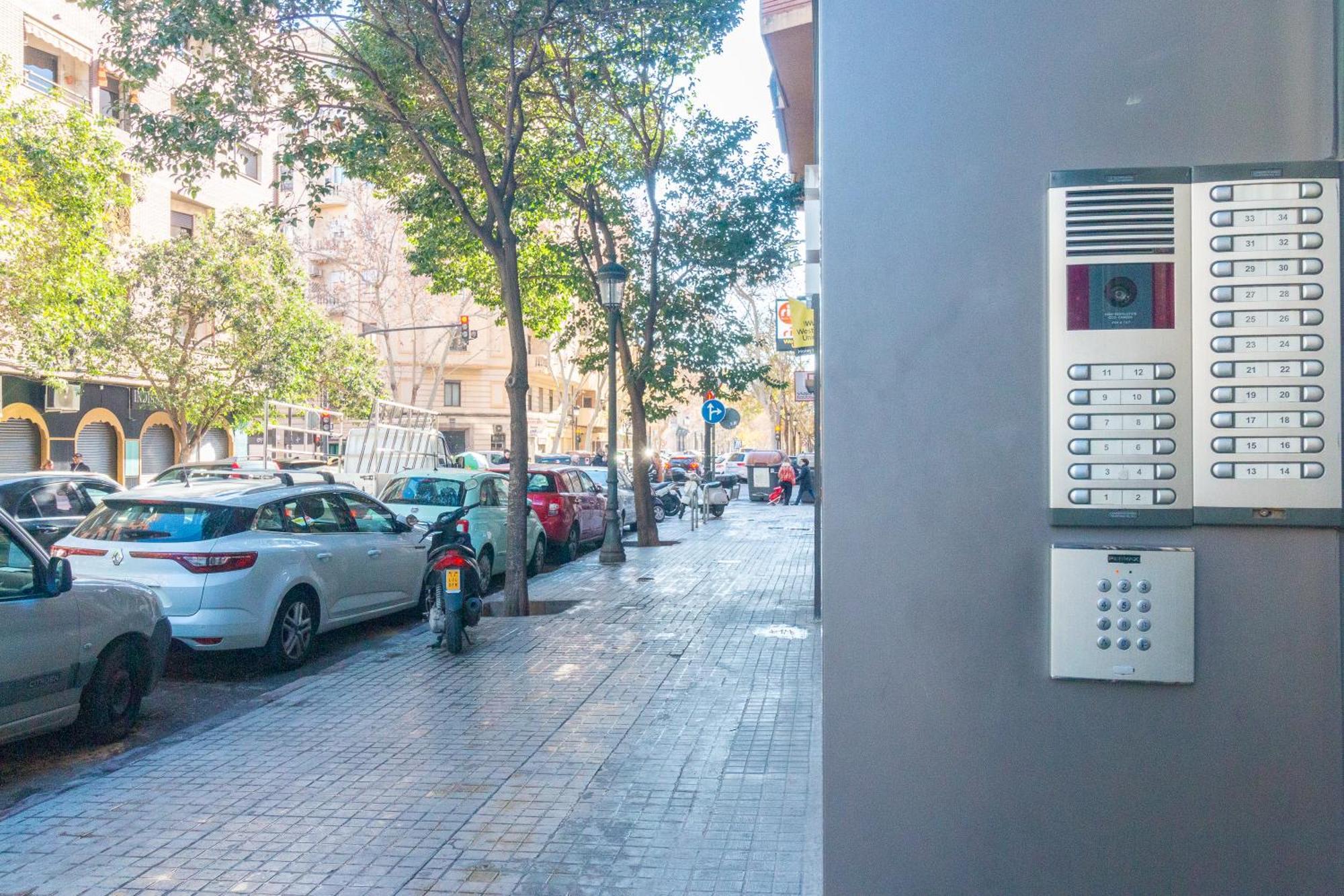 Bet Apartments - Abastos Valencia Kültér fotó